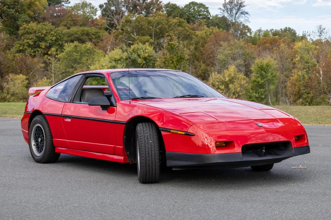 1988 Pontiac Fiero GT - Image 10 of 21