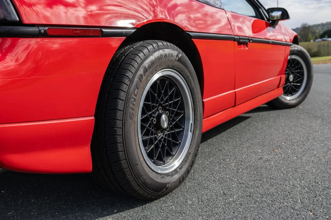 1988 Pontiac Fiero GT - Image 3 of 21