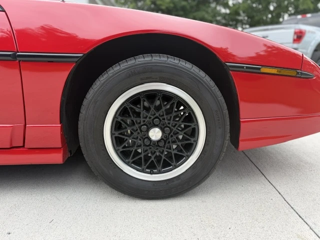 1988 Pontiac Fiero GT - Image 9 of 22