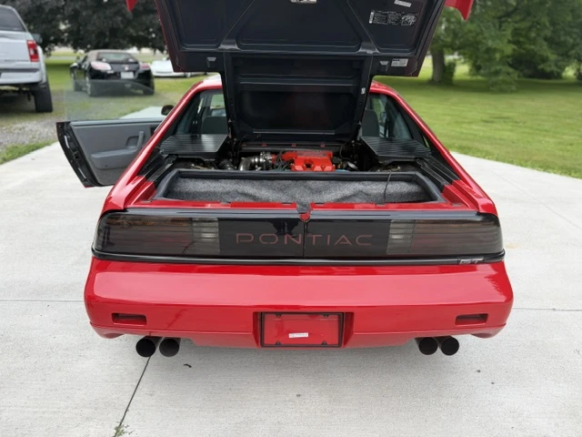 1988 Pontiac Fiero GT - Image 19 of 22