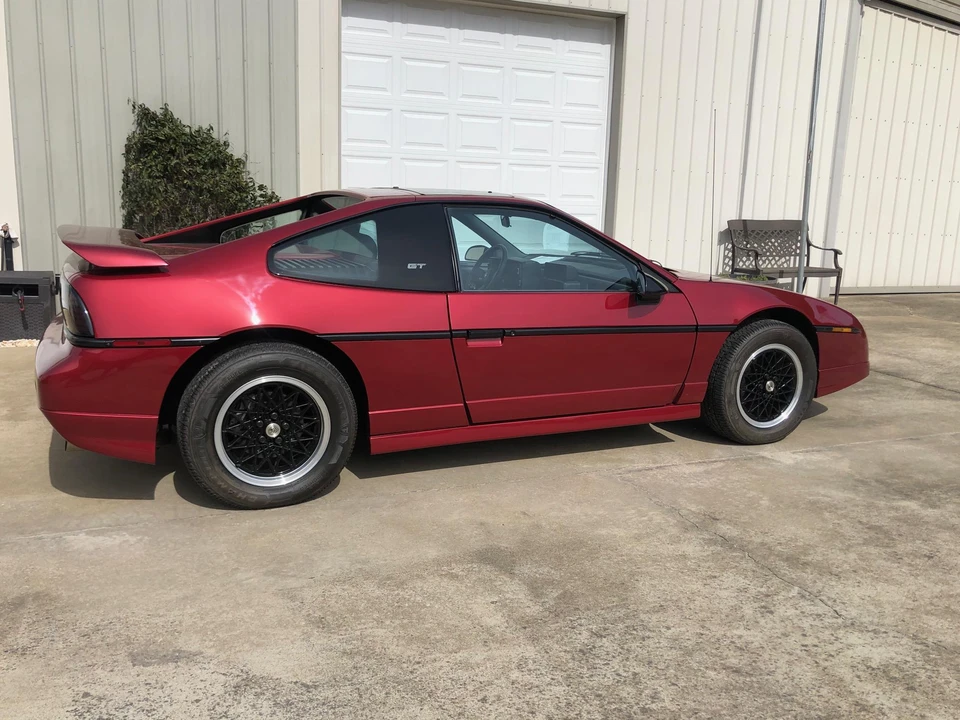 1988 Pontiac Fiero GT - Image 12 of 31