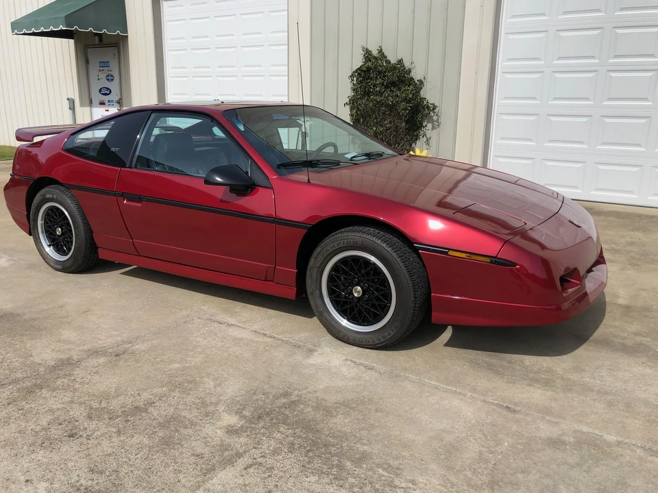 1988 Pontiac Fiero GT - Image 13 of 31