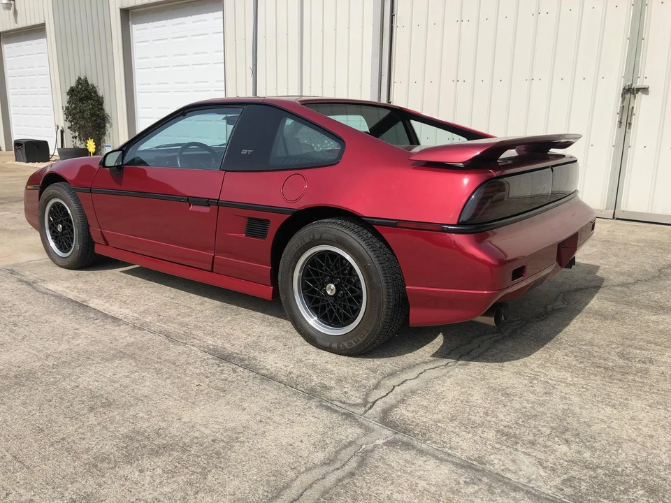 1988 Pontiac Fiero GT - Image 7 of 31