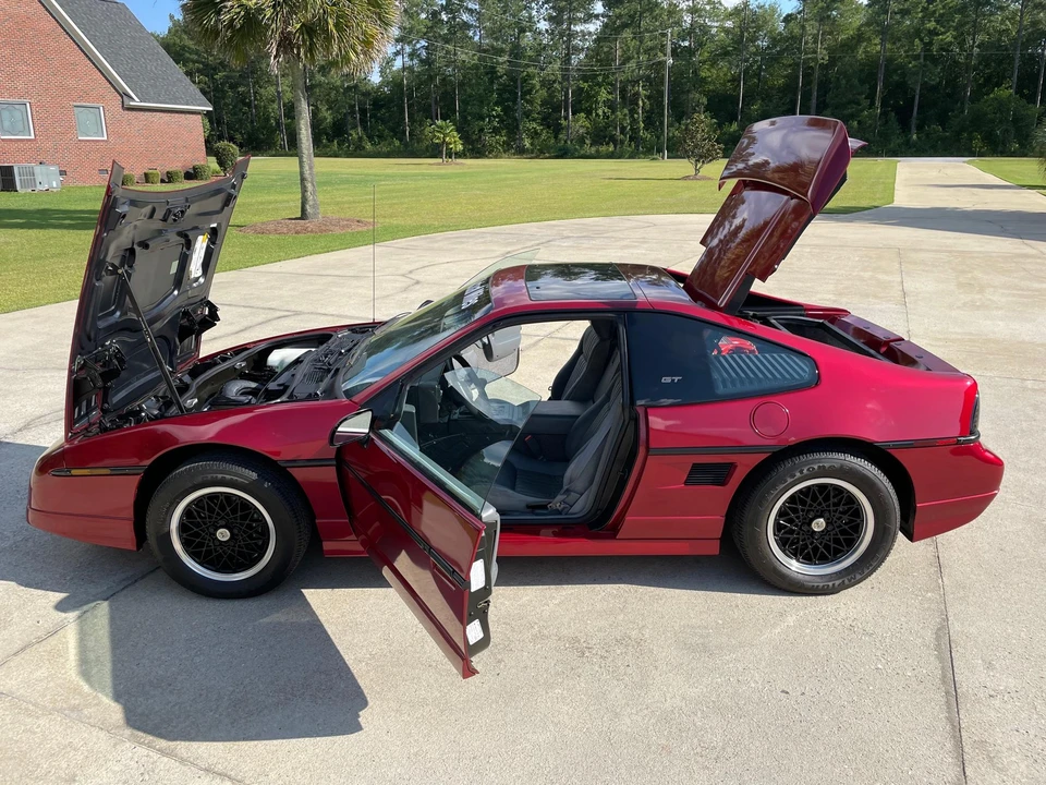 1988 Pontiac Fiero GT - Image 15 of 31