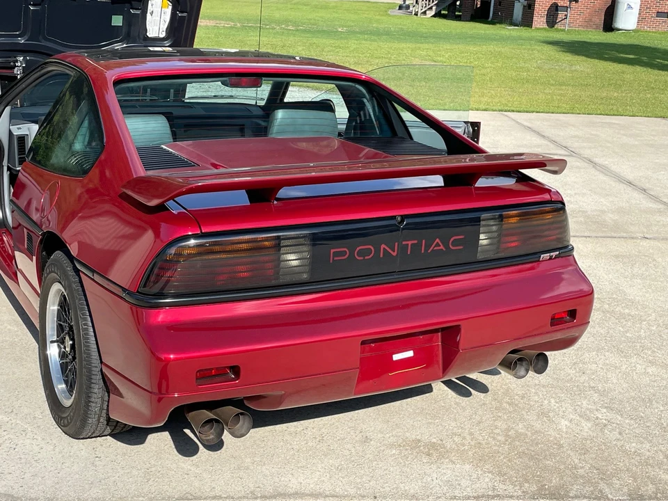1988 Pontiac Fiero GT - Image 20 of 31