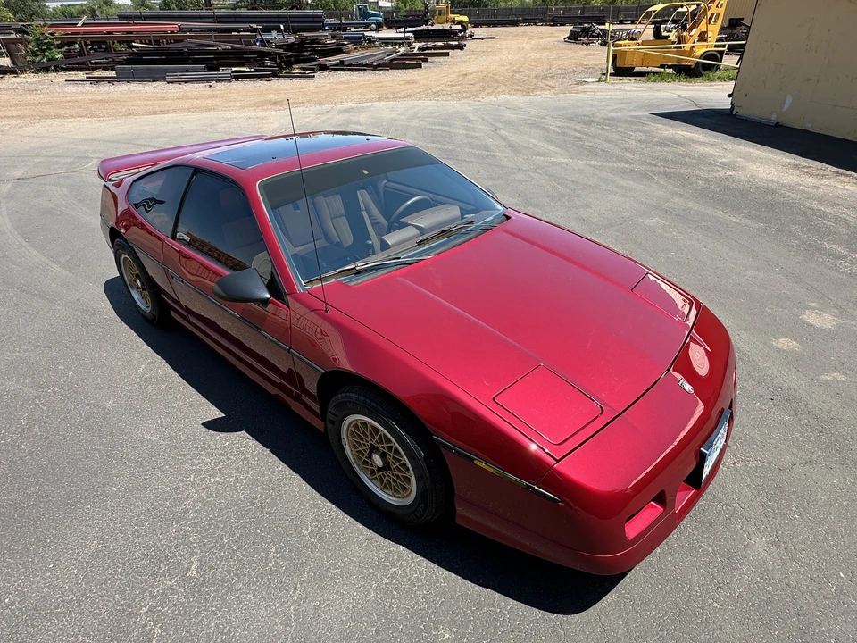 1988 Pontiac Fiero GT - Image 2 of 31