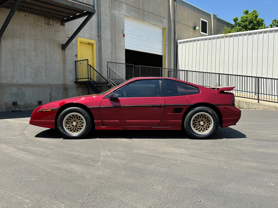 1988 Pontiac Fiero GT - Image 10 of 31