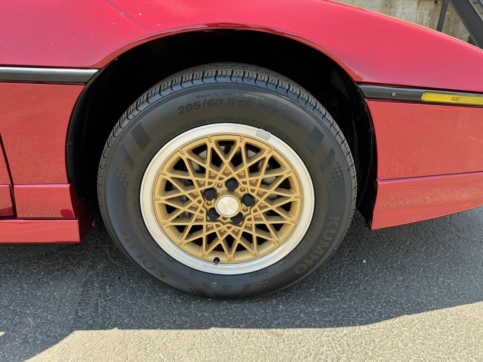 1988 Pontiac Fiero GT - Image 30 of 31