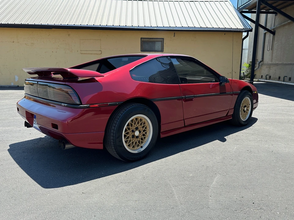 1988 Pontiac Fiero GT - Image 17 of 31