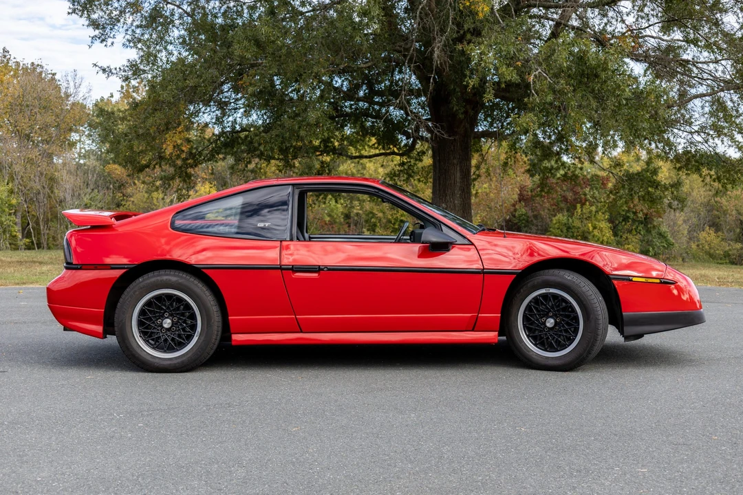 1988 Pontiac Fiero GT - Image 6 of 31