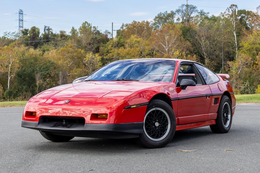 1988 Pontiac Fiero GT - Image 2 of 31