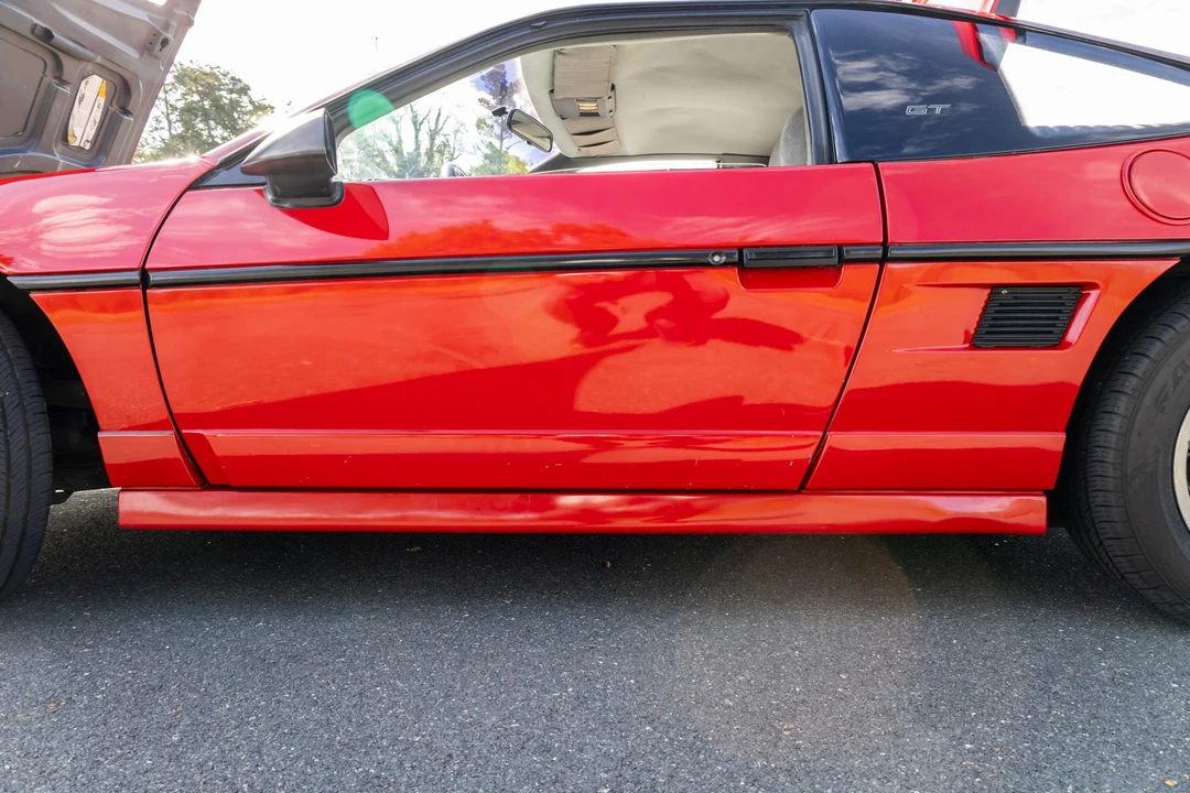 1988 Pontiac Fiero GT - Image 21 of 31