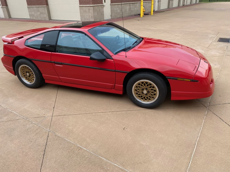 1988 Pontiac Fiero GT - Image 4 of 31