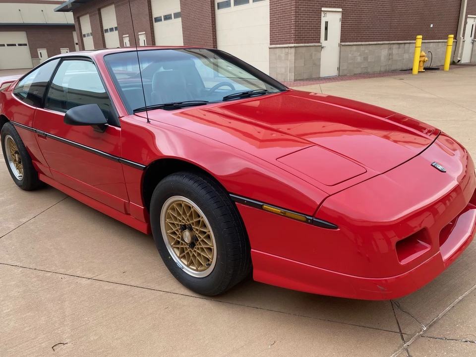 1988 Pontiac Fiero GT - Image 3 of 31