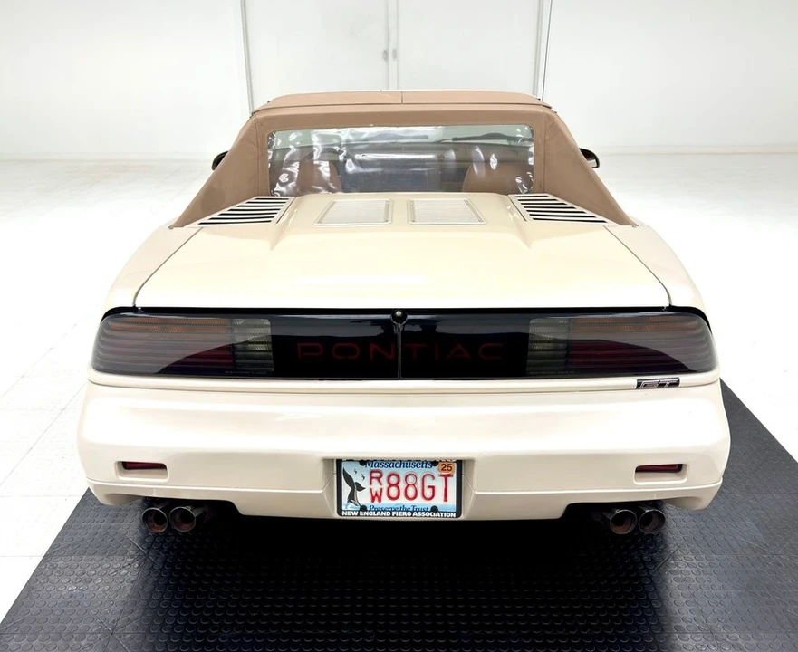1988 Pontiac Fiero GT - Image 8 of 31