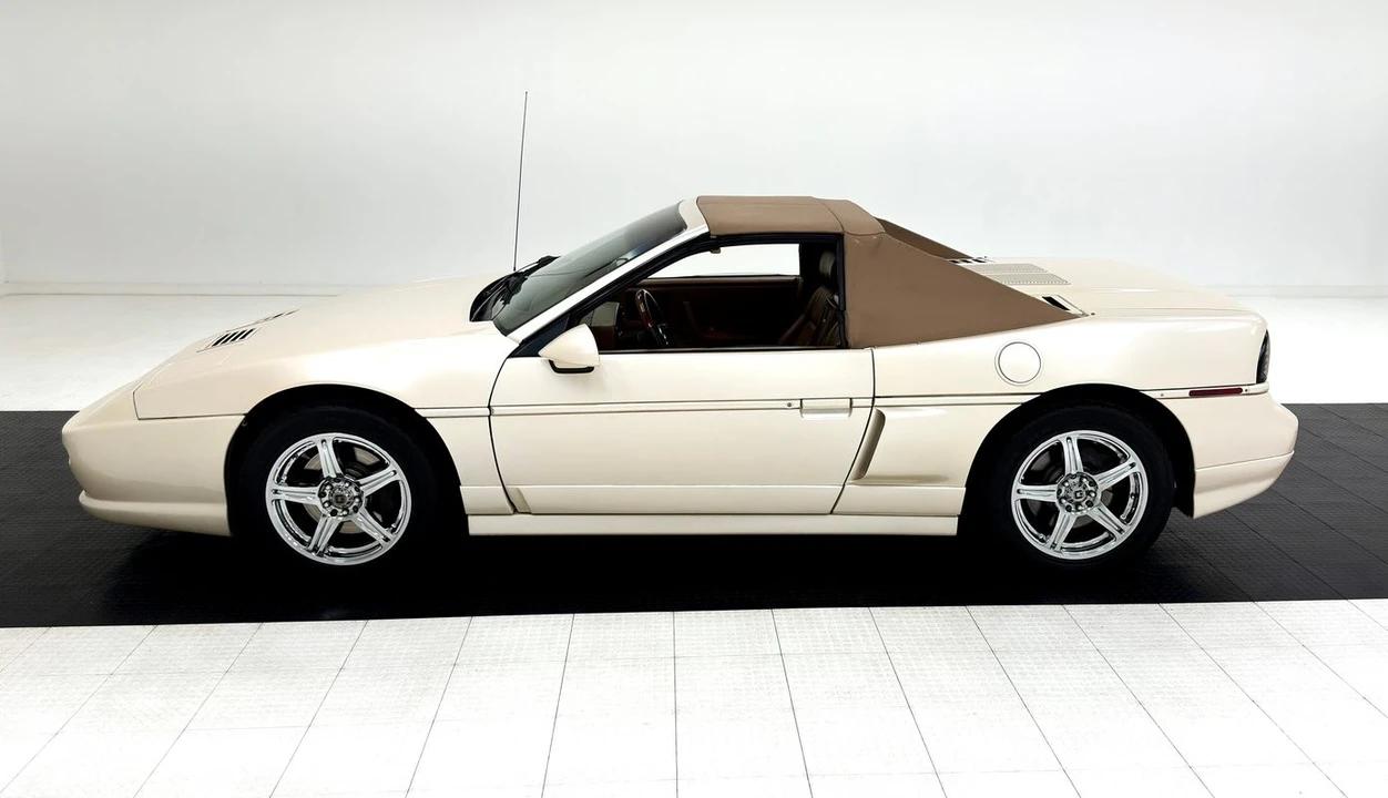 1988 Pontiac Fiero GT - Image 3 of 31