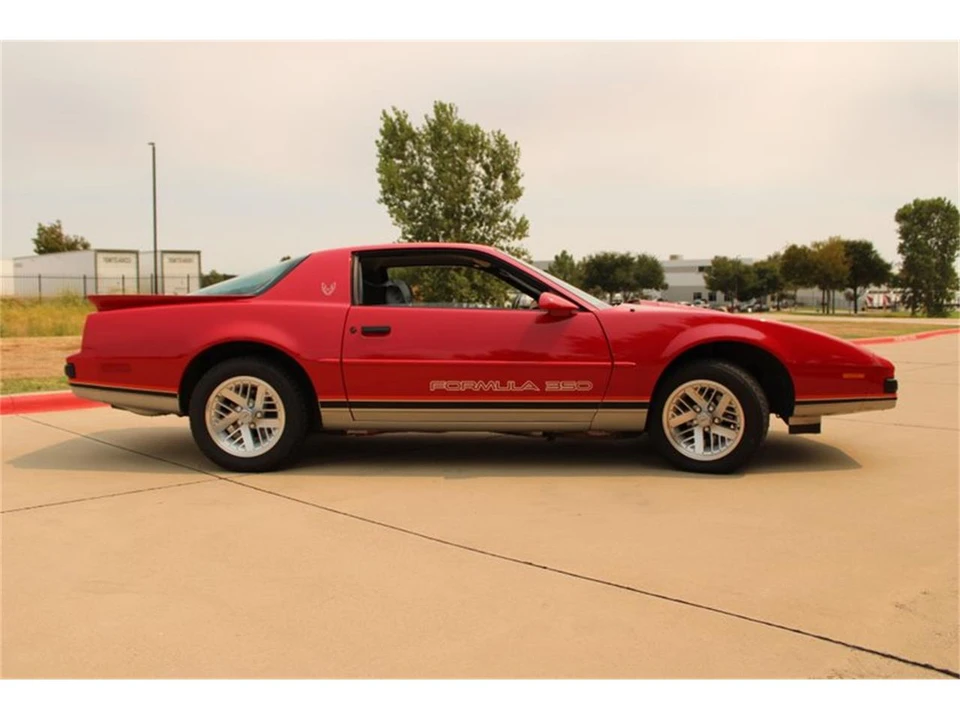 1988 Pontiac Firebird 3rd Gen - Image 23 of 31