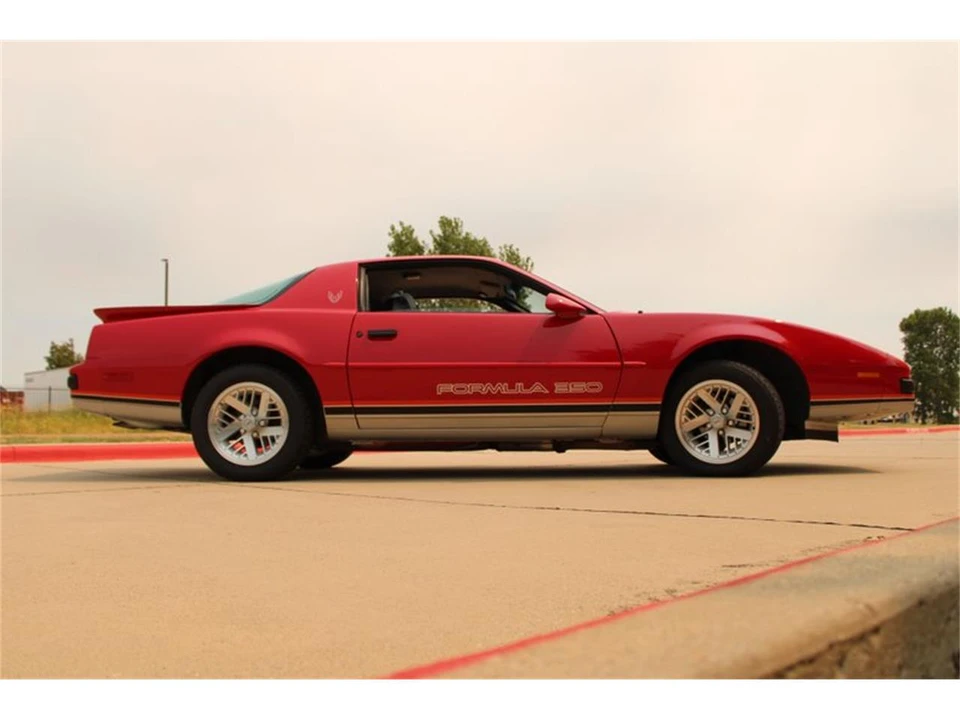 1988 Pontiac Firebird 3rd Gen - Image 24 of 31