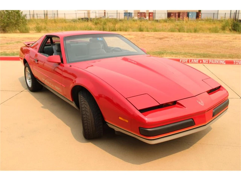 1988 Pontiac Firebird 3rd Gen - Image 25 of 31
