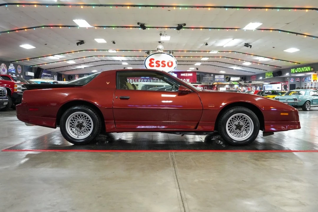 1988 Pontiac Firebird 3rd Gen - Image 24 of 31