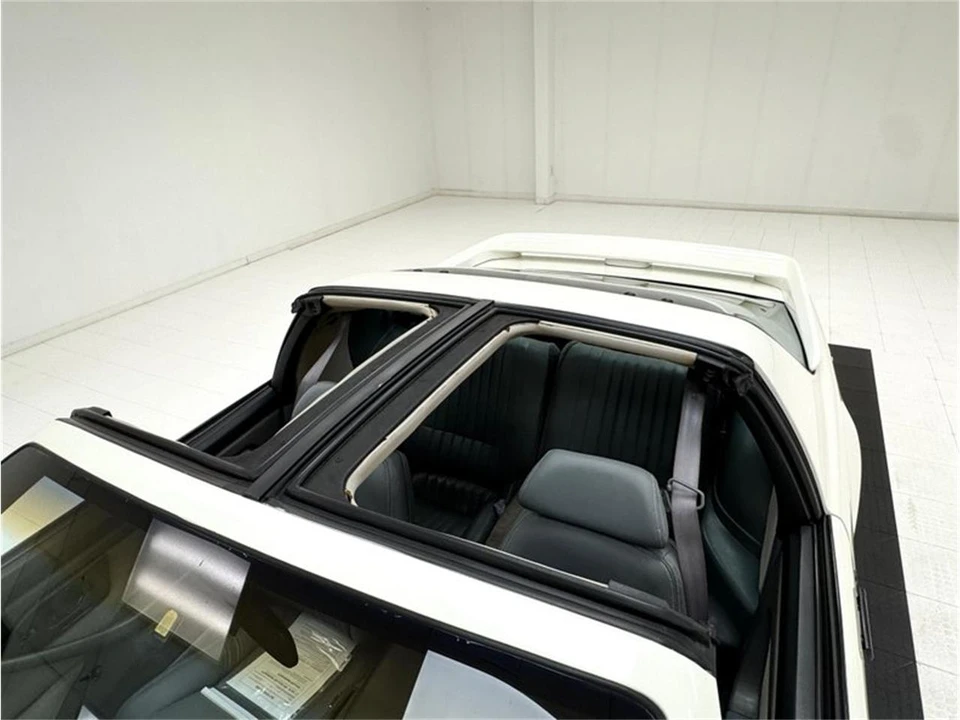 1988 Pontiac Firebird 3rd Gen - Image 17 of 31