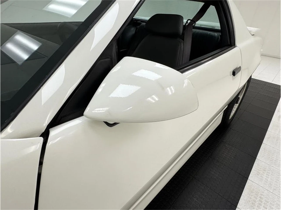 1988 Pontiac Firebird 3rd Gen - Image 18 of 31