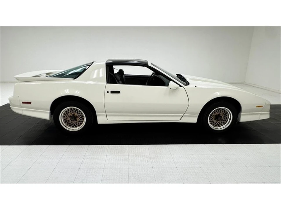 1988 Pontiac Firebird 3rd Gen - Image 9 of 31