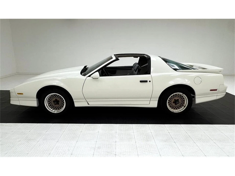 1988 Pontiac Firebird 3rd Gen - Image 4 of 31
