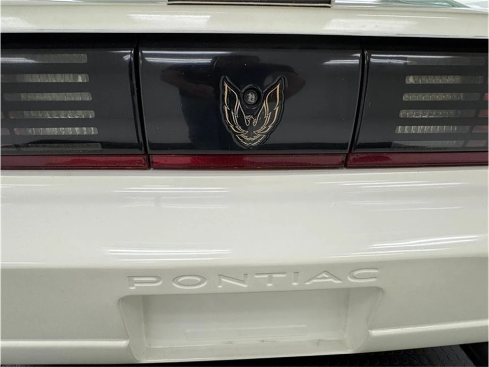 1988 Pontiac Firebird 3rd Gen - Image 24 of 31