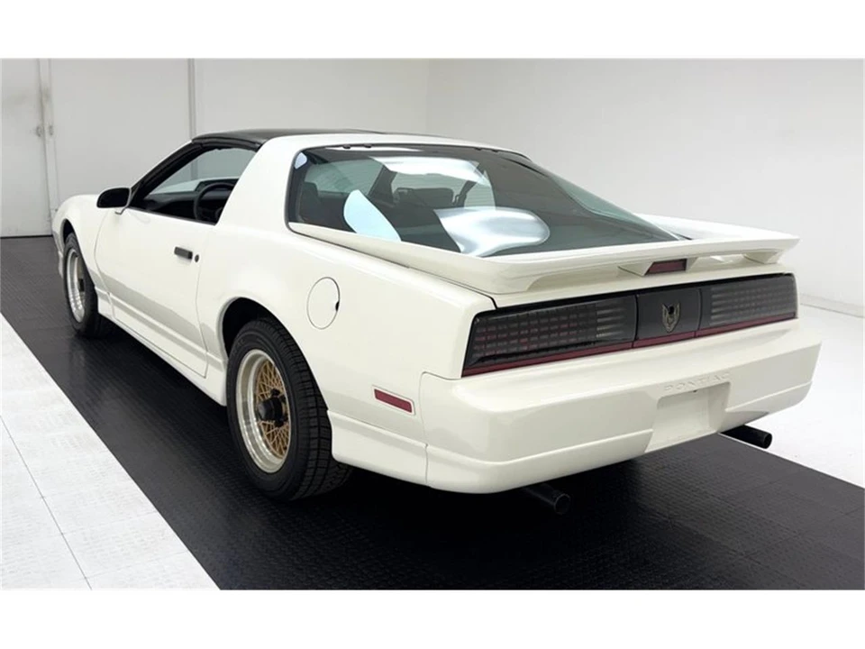 1988 Pontiac Firebird 3rd Gen - Image 5 of 31