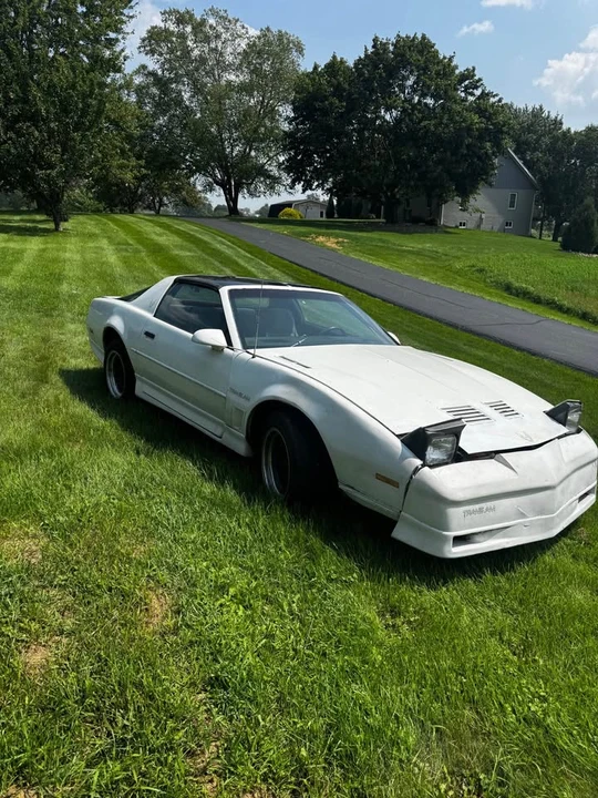 1988 Pontiac Firebird 3rd Gen - Image 2 of 8