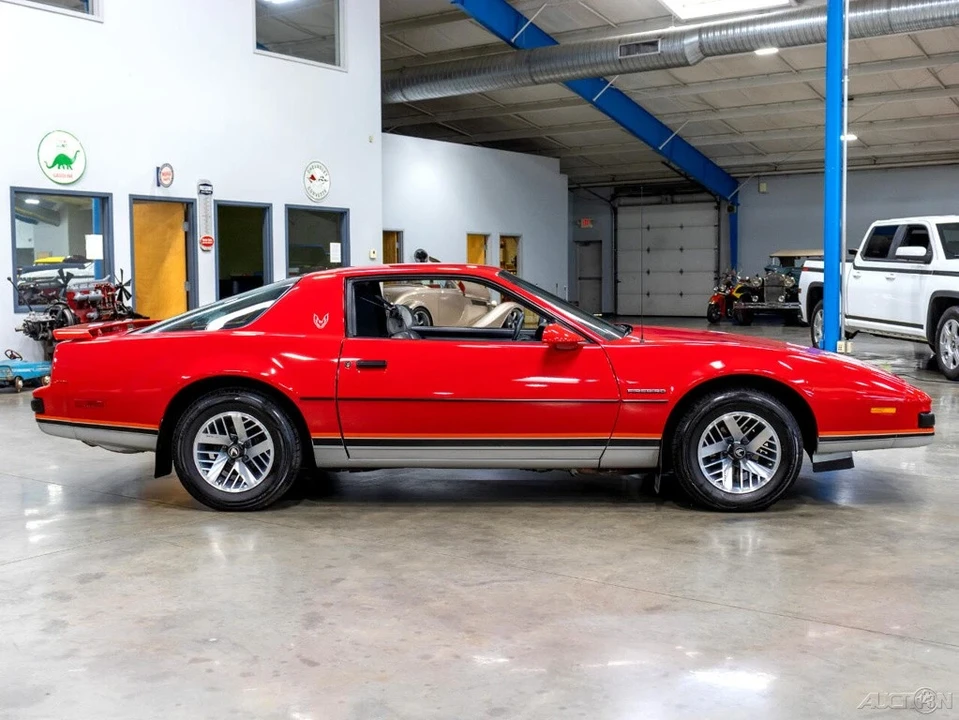 1988 Pontiac Firebird 3rd Gen - Image 8 of 21