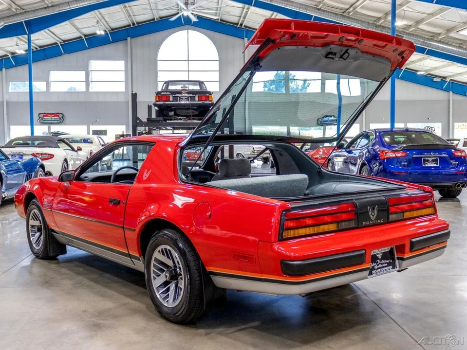 1988 Pontiac Firebird 3rd Gen - Image 15 of 21
