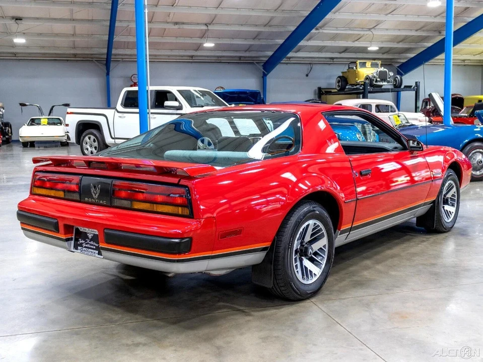 1988 Pontiac Firebird 3rd Gen - Image 7 of 21
