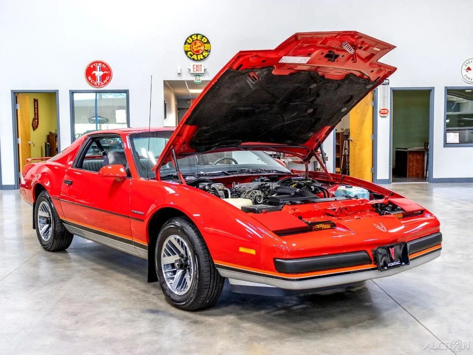 1988 Pontiac Firebird 3rd Gen - Image 9 of 21