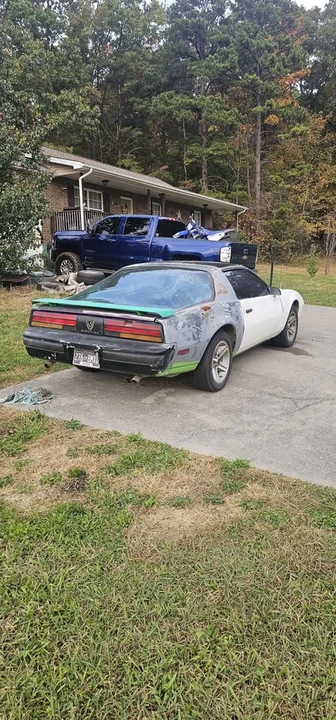 1988 Pontiac Firebird 3rd Gen - Image 3 of 4