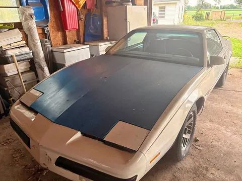 1988 Pontiac Firebird Coupe 2D