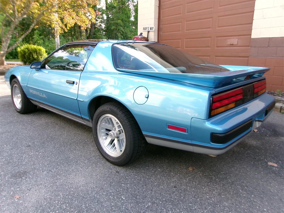 1988 Pontiac Firebird Formula 3rd Gen - Image 6 of 31