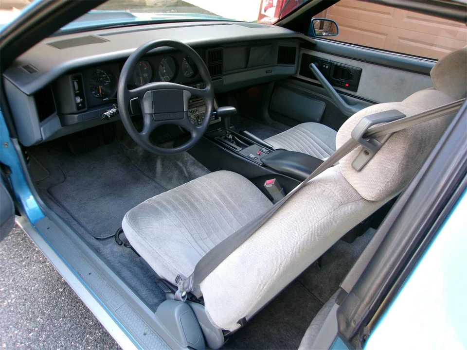 1988 Pontiac Firebird Formula 3rd Gen - Image 18 of 31