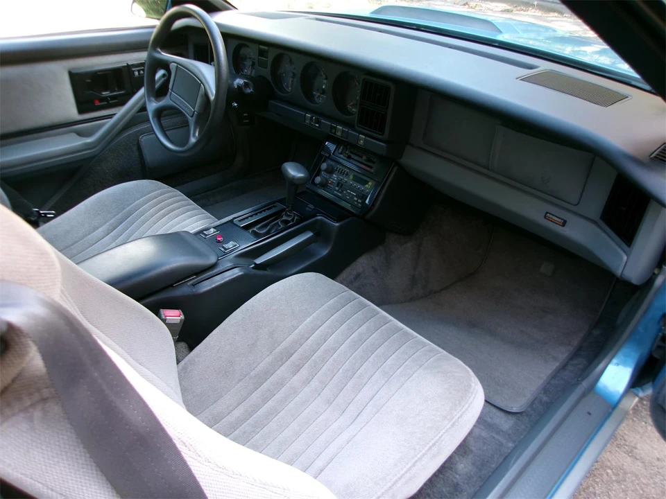 1988 Pontiac Firebird Formula 3rd Gen - Image 26 of 31