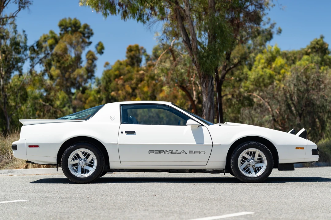 1988 Pontiac Firebird 3rd Gen - Image 8 of 31