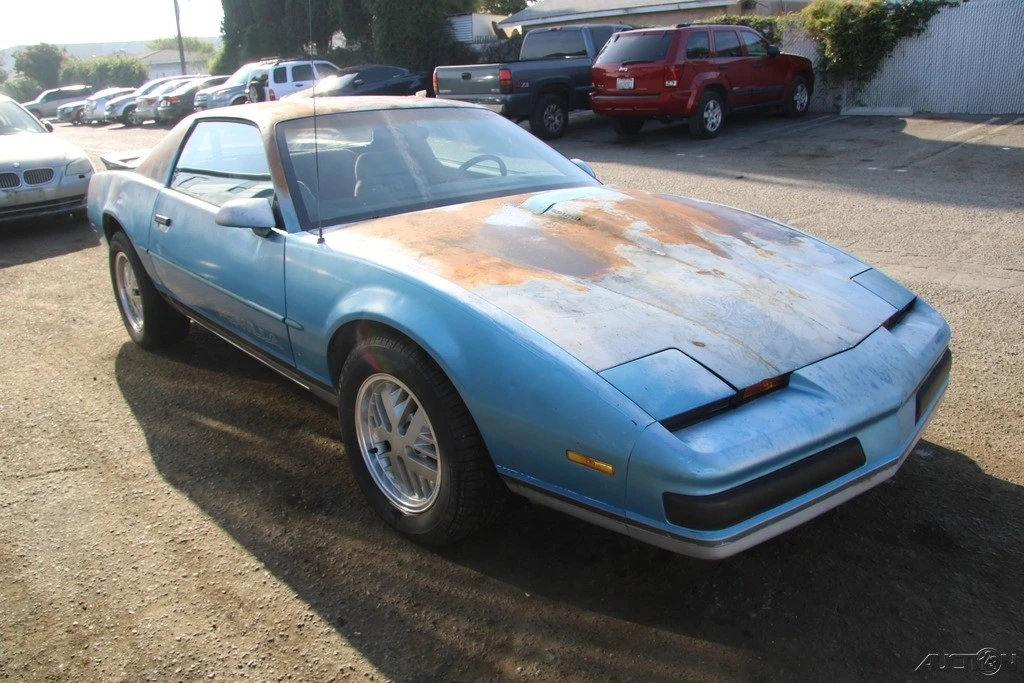 1988 Pontiac Firebird 3rd Gen - Image 10 of 21