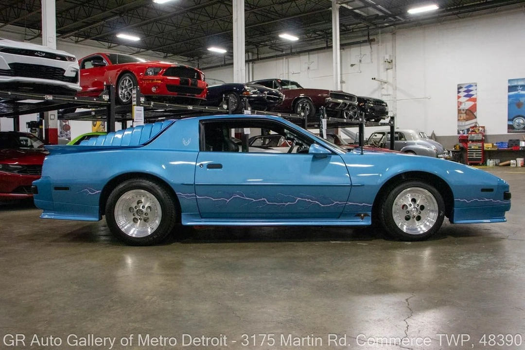 1988 Pontiac Firebird 3rd Gen - Image 8 of 21