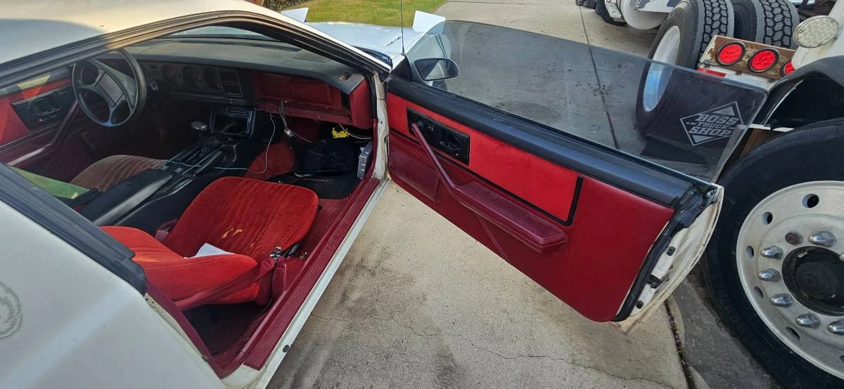 1988 Pontiac Firebird Formula 3rd Gen - Image 11 of 17