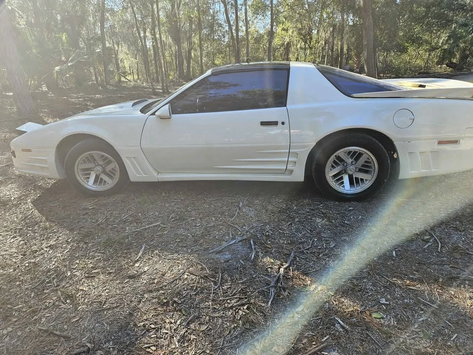 1988 Pontiac Firebird Formula 3rd Gen - Image 11 of 19