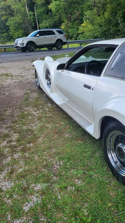 1988 Pontiac Firebird 3rd Gen - Image 8 of 14