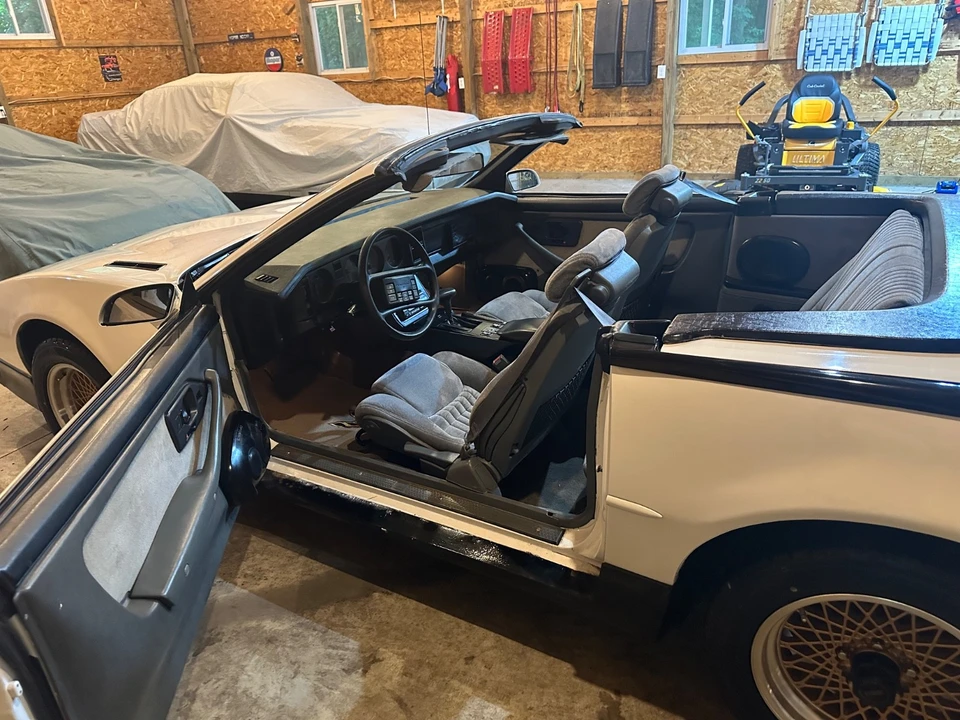 1988 Pontiac Firebird Trans Am 3rd Gen - Image 23 of 31