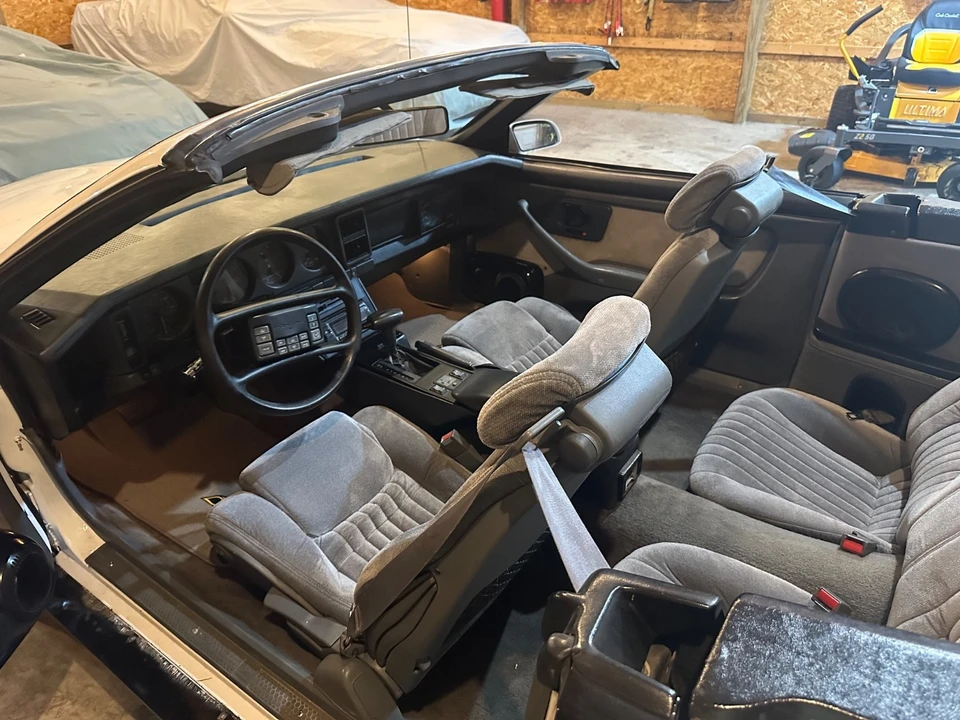 1988 Pontiac Firebird Trans Am 3rd Gen - Image 24 of 31