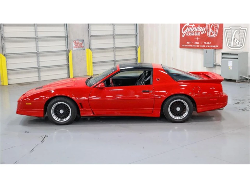 1988 Pontiac Firebird Trans Am 3rd Gen - Image 27 of 31