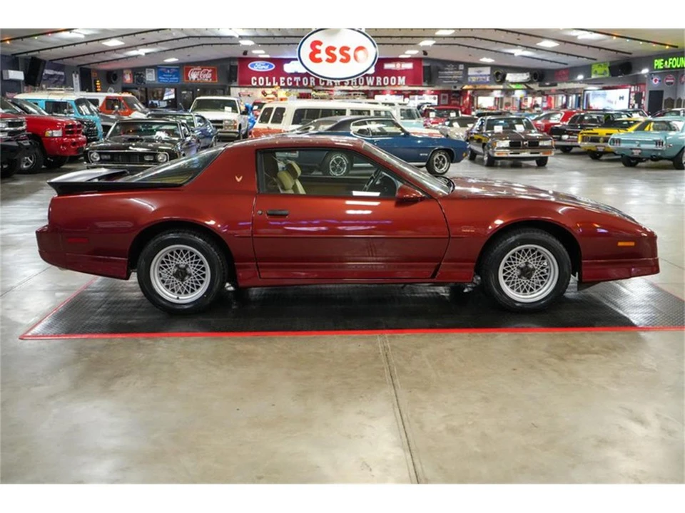 1988 Pontiac Firebird Trans Am 3rd Gen - Image 7 of 31